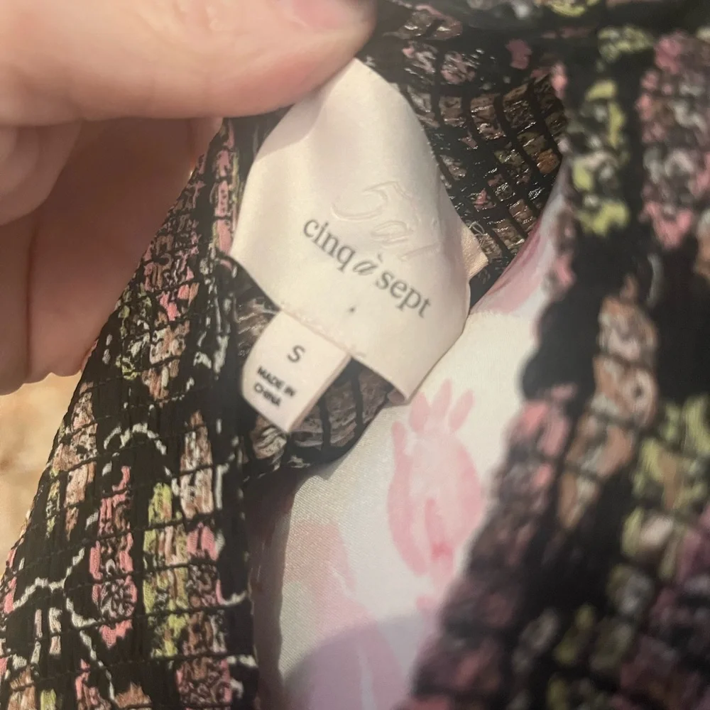 NWOT Cinq à Sept Drew Leaf Print Smocked Top - Picture 5 of 8